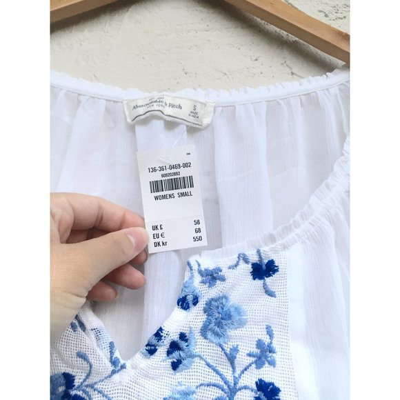 A&F Classy Embroidered Chiffon Top w/ 3/4 Sleeves (S) - Picture 4 of 7